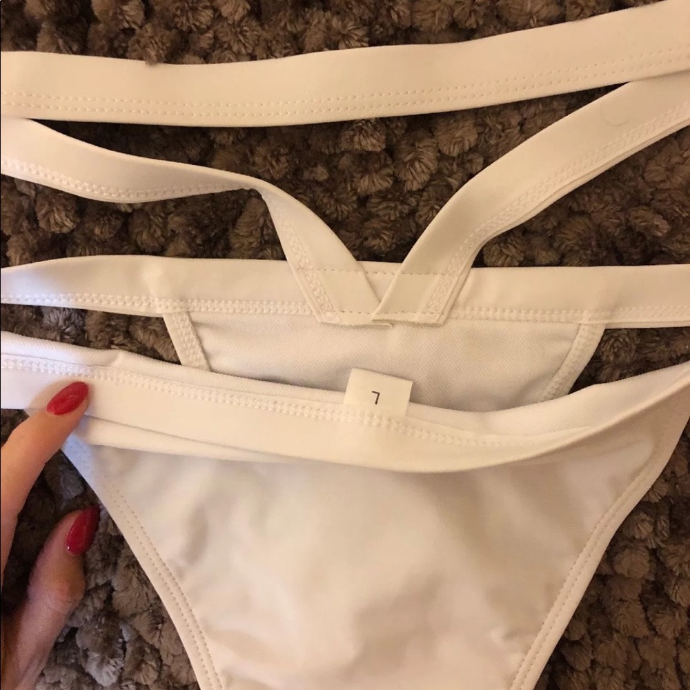 White Micro Brazilian Cut / Triangle Top large - Picture 7 of 10